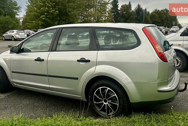 Серый Форд Фокус, объемом двигателя 1.6 л и пробегом 176 тыс. км за 4599 $, фото 6 на Automoto.ua