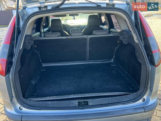 Сірий Форд Фокус, об'ємом двигуна 1.6 л та пробігом 322 тис. км за 3950 $, фото 5 на Automoto.ua
