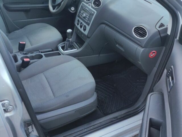 Сірий Форд Фокус, об'ємом двигуна 1.6 л та пробігом 320 тис. км за 2200 $, фото 17 на Automoto.ua