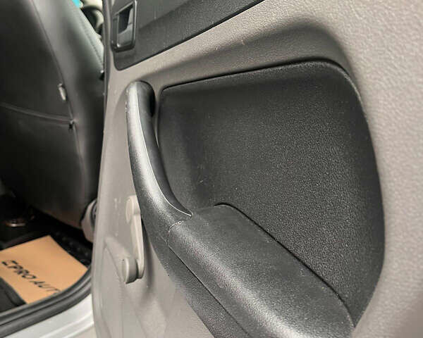 Серый Форд Фокус, объемом двигателя 1.56 л и пробегом 300 тыс. км за 3550 $, фото 10 на Automoto.ua