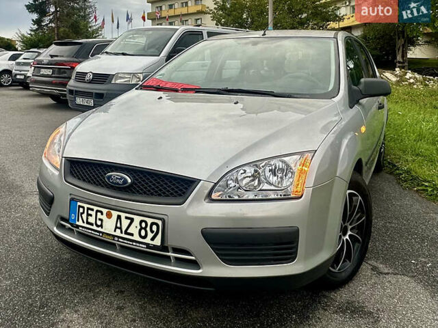 Серый Форд Фокус, объемом двигателя 1.6 л и пробегом 176 тыс. км за 4599 $, фото 2 на Automoto.ua