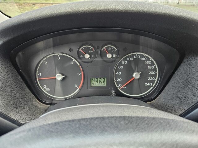 Форд Фокус 2005 в Житомире на Automoto.ua Серый Форд Фокус, объемом двигателя 1.6 л и пробегом 400 тыс. км за 1900 $, фото 14 на Automoto.ua