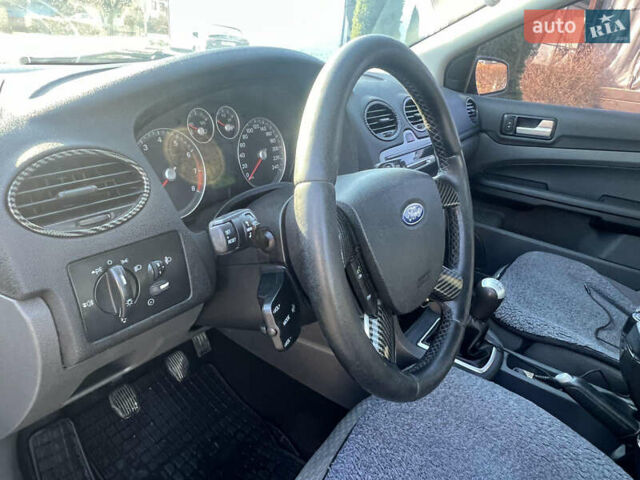 Сірий Форд Фокус, об'ємом двигуна 1.6 л та пробігом 322 тис. км за 3250 $, фото 11 на Automoto.ua