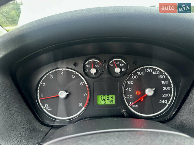 Серый Форд Фокус, объемом двигателя 1.6 л и пробегом 176 тыс. км за 4599 $, фото 25 на Automoto.ua