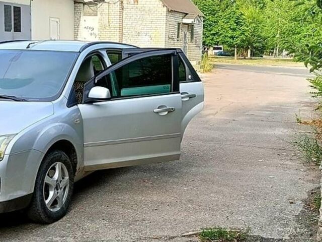 Сірий Форд Фокус, об'ємом двигуна 1.6 л та пробігом 198 тис. км за 5500 $, фото 4 на Automoto.ua