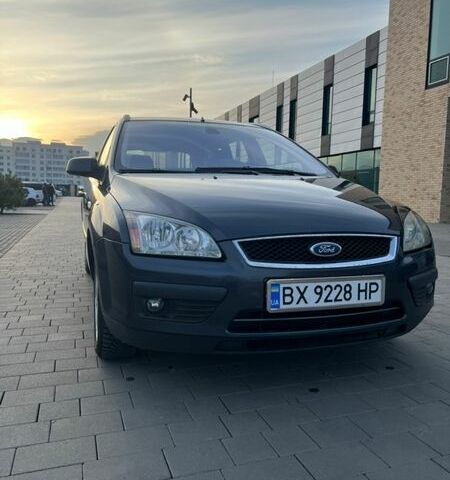 Серый Форд Фокус, объемом двигателя 1.6 л и пробегом 238 тыс. км за 3750 $, фото 1 на Automoto.ua
