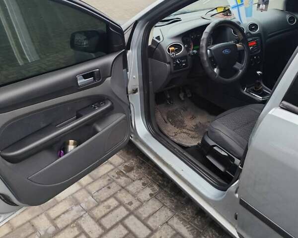 Серый Форд Фокус, объемом двигателя 0 л и пробегом 500 тыс. км за 2534 $, фото 7 на Automoto.ua