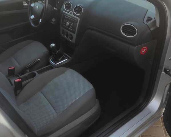 Серый Форд Фокус, объемом двигателя 1.6 л и пробегом 212 тыс. км за 5150 $, фото 17 на Automoto.ua