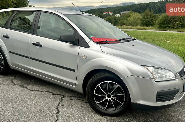 Серый Форд Фокус, объемом двигателя 1.6 л и пробегом 176 тыс. км за 4599 $, фото 14 на Automoto.ua