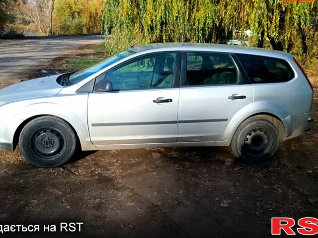 Серый Форд Фокус, объемом двигателя 1.6 л и пробегом 300 тыс. км за 3500 $, фото 2 на Automoto.ua