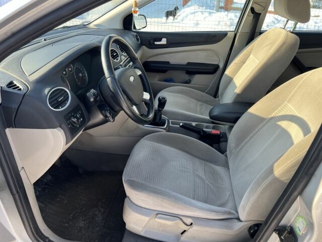 Сірий Форд Фокус, об'ємом двигуна 2 л та пробігом 347 тис. км за 2100 $, фото 9 на Automoto.ua