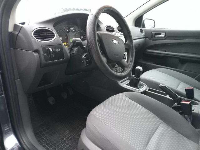 Серый Форд Фокус, объемом двигателя 1.6 л и пробегом 317 тыс. км за 3690 $, фото 22 на Automoto.ua