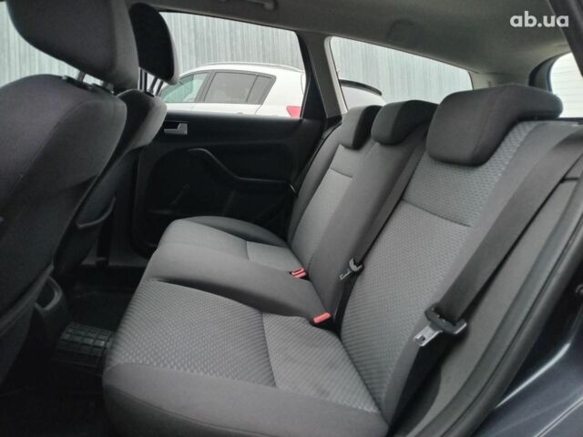 Серый Форд Фокус, объемом двигателя 1.6 л и пробегом 317 тыс. км за 3690 $, фото 16 на Automoto.ua