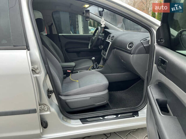 Сірий Форд Фокус, об'ємом двигуна 1.56 л та пробігом 319 тис. км за 3650 $, фото 34 на Automoto.ua