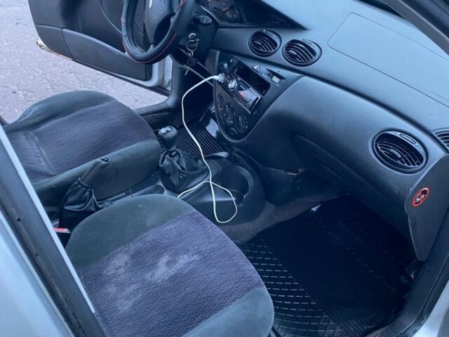 Сірий Форд Фокус, об'ємом двигуна 1.8 л та пробігом 240 тис. км за 1600 $, фото 9 на Automoto.ua