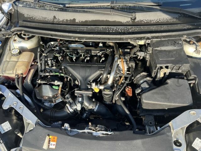 Сірий Форд Фокус, об'ємом двигуна 2 л та пробігом 347 тис. км за 2100 $, фото 6 на Automoto.ua