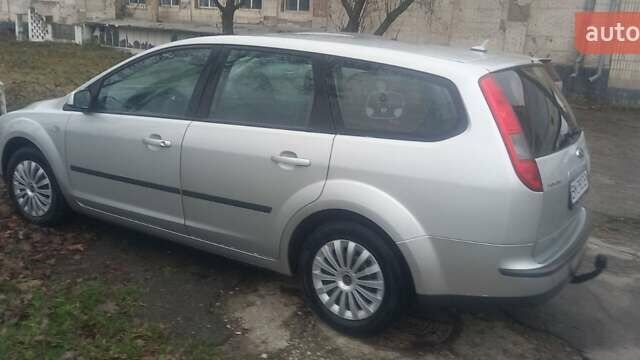 Серый Форд Фокус, объемом двигателя 1.6 л и пробегом 200 тыс. км за 4600 $, фото 3 на Automoto.ua