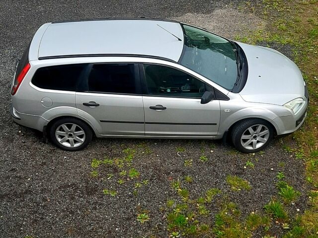 Серый Форд Фокус, объемом двигателя 1.6 л и пробегом 230 тыс. км за 3500 $, фото 2 на Automoto.ua