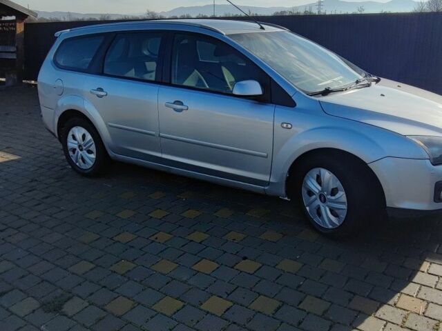 Серый Форд Фокус, объемом двигателя 1.6 л и пробегом 257 тыс. км за 4290 $, фото 1 на Automoto.ua