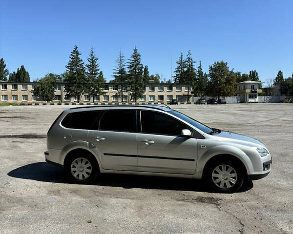 Серый Форд Фокус, объемом двигателя 1.6 л и пробегом 235 тыс. км за 4950 $, фото 7 на Automoto.ua