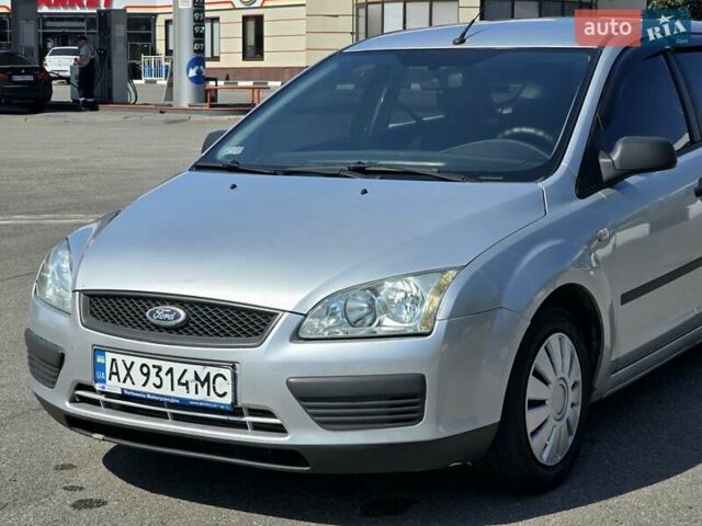 Сірий Форд Фокус, об'ємом двигуна 1.56 л та пробігом 180 тис. км за 3700 $, фото 4 на Automoto.ua