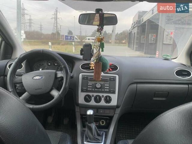 Серый Форд Фокус, объемом двигателя 1.6 л и пробегом 278 тыс. км за 3550 $, фото 14 на Automoto.ua