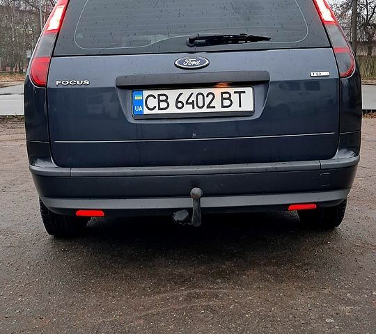 Серый Форд Фокус, объемом двигателя 1.6 л и пробегом 220 тыс. км за 4000 $, фото 5 на Automoto.ua