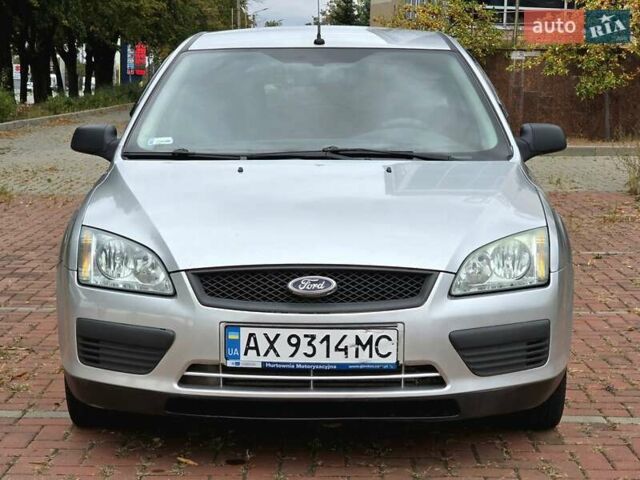 Серый Форд Фокус, объемом двигателя 1.56 л и пробегом 180 тыс. км за 3400 $, фото 11 на Automoto.ua
