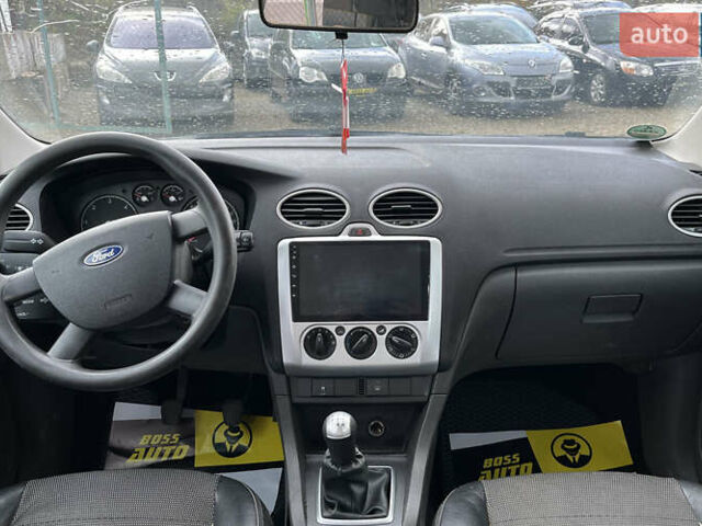 Серый Форд Фокус, объемом двигателя 1.56 л и пробегом 287 тыс. км за 4500 $, фото 8 на Automoto.ua