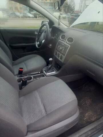 Серый Форд Фокус, объемом двигателя 1.6 л и пробегом 200 тыс. км за 4600 $, фото 9 на Automoto.ua