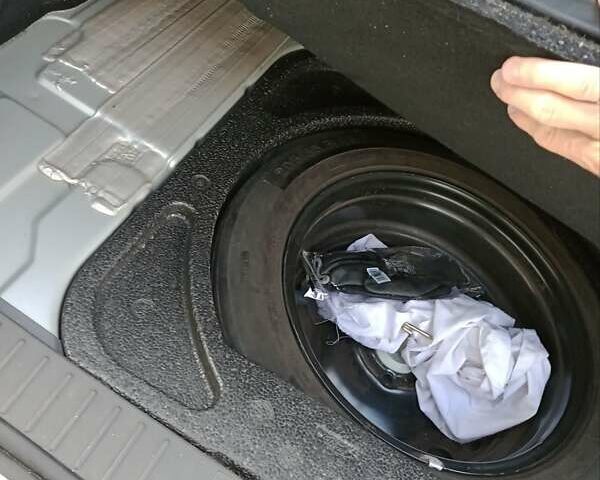 Сірий Форд Фокус, об'ємом двигуна 1.56 л та пробігом 252 тис. км за 5500 $, фото 4 на Automoto.ua