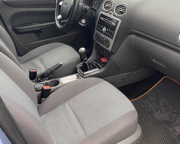 Серый Форд Фокус, объемом двигателя 1.6 л и пробегом 276 тыс. км за 3400 $, фото 13 на Automoto.ua