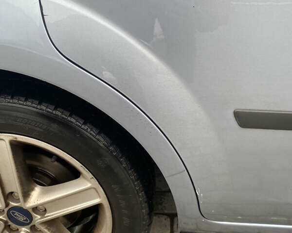 Серый Форд Фокус, объемом двигателя 1.6 л и пробегом 276 тыс. км за 3400 $, фото 12 на Automoto.ua