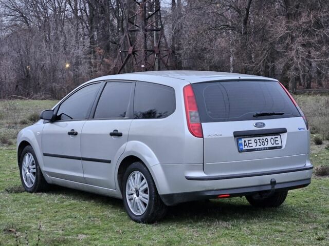 Серый Форд Фокус, объемом двигателя 1.8 л и пробегом 220 тыс. км за 4950 $, фото 1 на Automoto.ua