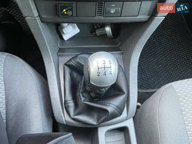 Серый Форд Фокус, объемом двигателя 1.6 л и пробегом 277 тыс. км за 4400 $, фото 11 на Automoto.ua