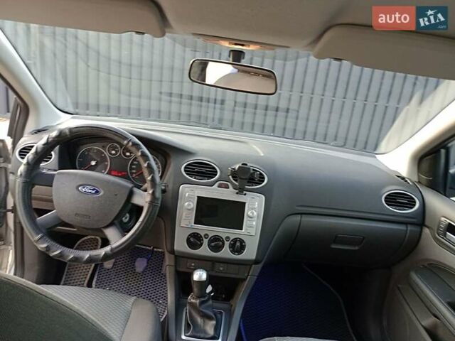 Сірий Форд Фокус, об'ємом двигуна 1.56 л та пробігом 252 тис. км за 5500 $, фото 7 на Automoto.ua
