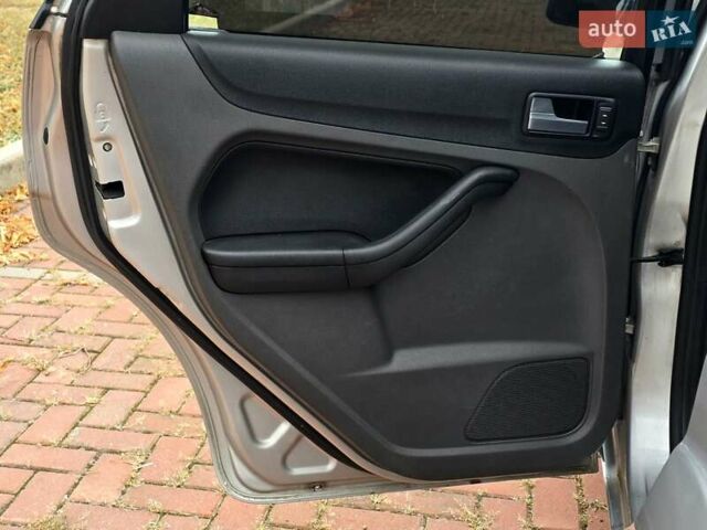 Серый Форд Фокус, объемом двигателя 1.56 л и пробегом 180 тыс. км за 3400 $, фото 18 на Automoto.ua