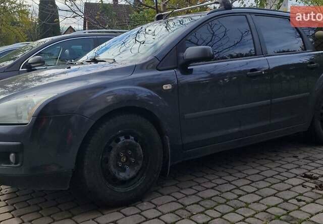 Серый Форд Фокус, объемом двигателя 1.6 л и пробегом 339 тыс. км за 4500 $, фото 6 на Automoto.ua