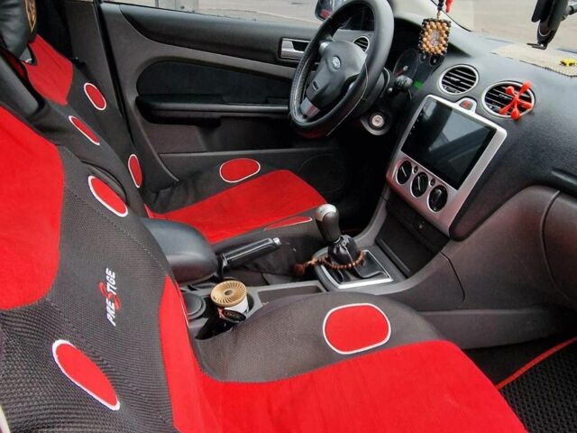 Сірий Форд Фокус, об'ємом двигуна 1.6 л та пробігом 310 тис. км за 3700 $, фото 6 на Automoto.ua