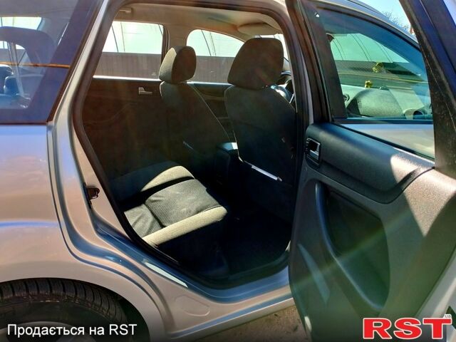 Серый Форд Фокус, объемом двигателя 1.8 л и пробегом 202 тыс. км за 4200 $, фото 4 на Automoto.ua