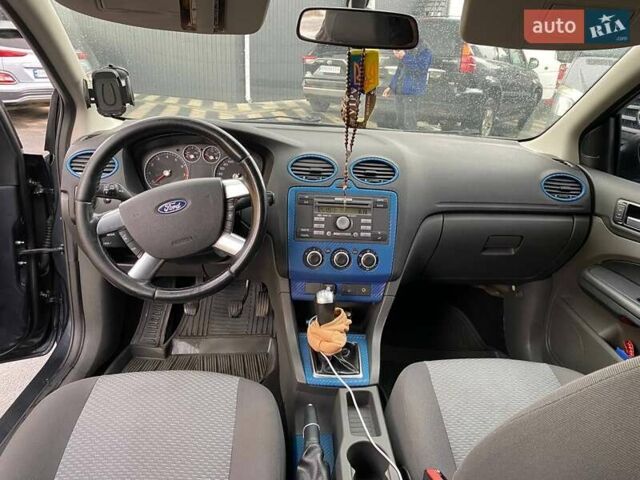 Серый Форд Фокус, объемом двигателя 1.6 л и пробегом 339 тыс. км за 4500 $, фото 10 на Automoto.ua