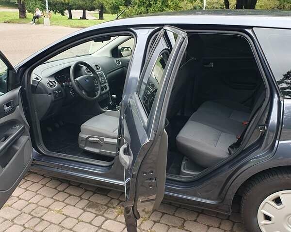 Сірий Форд Фокус, об'ємом двигуна 1.6 л та пробігом 229 тис. км за 4999 $, фото 18 на Automoto.ua