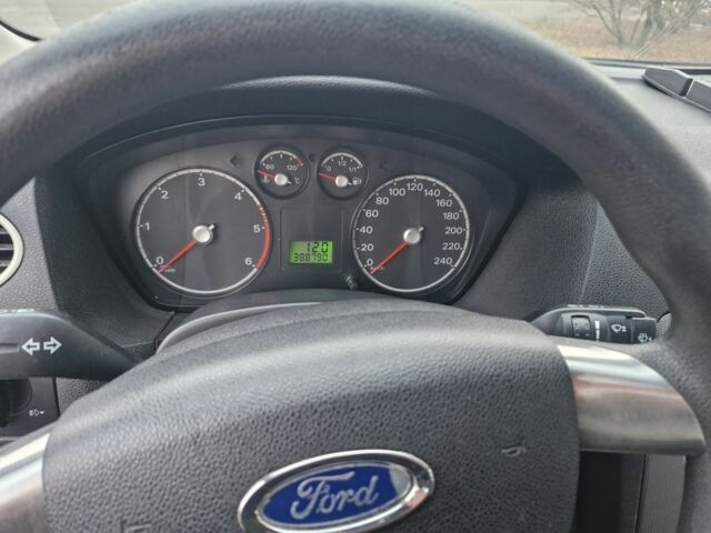 Сірий Форд Фокус, об'ємом двигуна 1.6 л та пробігом 388 тис. км за 2200 $, фото 3 на Automoto.ua