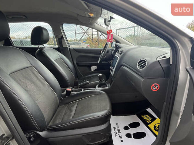 Серый Форд Фокус, объемом двигателя 1.56 л и пробегом 287 тыс. км за 4500 $, фото 15 на Automoto.ua