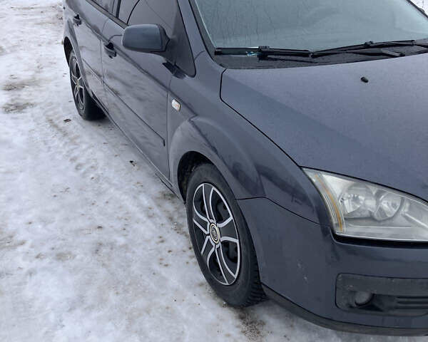 Серый Форд Фокус, объемом двигателя 1.75 л и пробегом 301 тыс. км за 3500 $, фото 3 на Automoto.ua