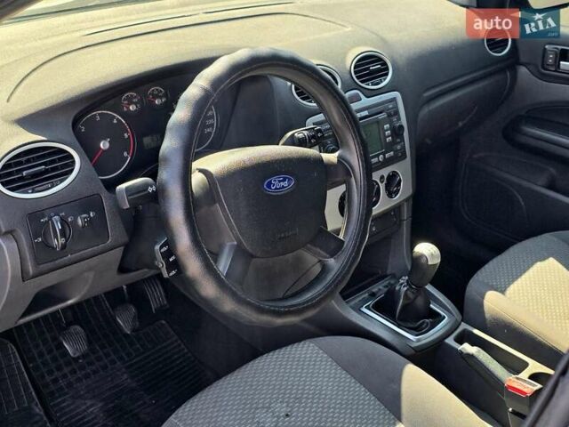Сірий Форд Фокус, об'ємом двигуна 1.56 л та пробігом 180 тис. км за 3700 $, фото 15 на Automoto.ua