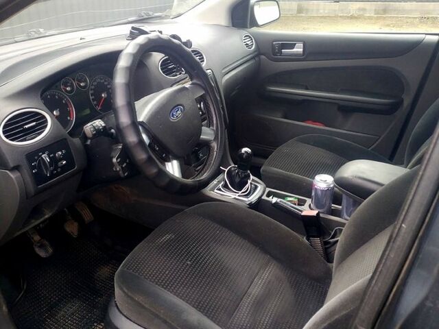 Сірий Форд Фокус, об'ємом двигуна 1.6 л та пробігом 273 тис. км за 4300 $, фото 6 на Automoto.ua