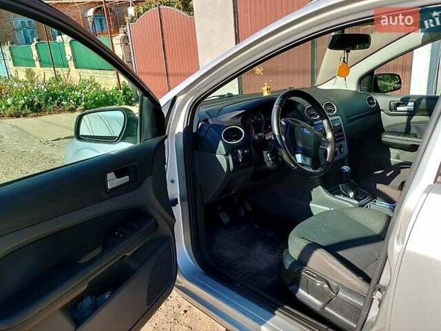 Серый Форд Фокус, объемом двигателя 1.8 л и пробегом 202 тыс. км за 4200 $, фото 1 на Automoto.ua