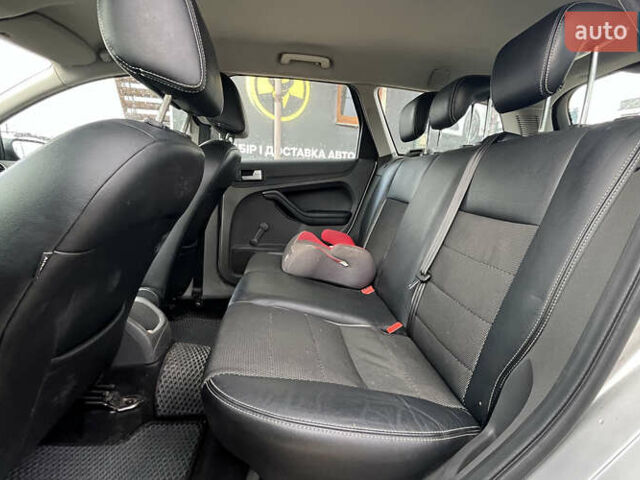 Серый Форд Фокус, объемом двигателя 1.56 л и пробегом 287 тыс. км за 4500 $, фото 16 на Automoto.ua