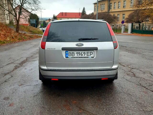 Серый Форд Фокус, объемом двигателя 1.6 л и пробегом 230 тыс. км за 3500 $, фото 3 на Automoto.ua